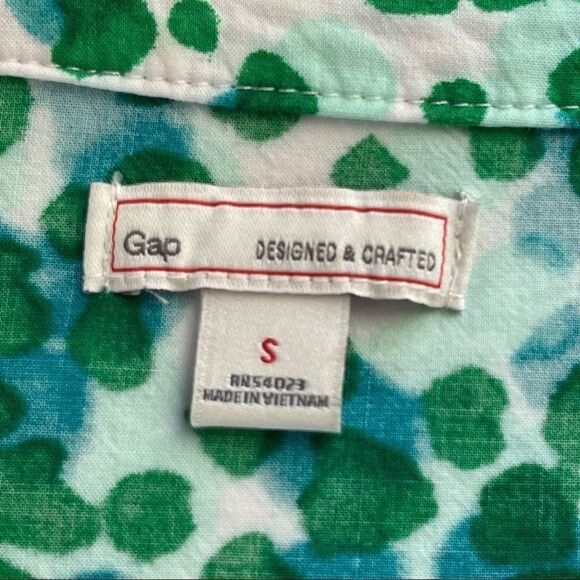Gap‎ Blue and Green Watercolor Print Short Sleeve Blouse - Picture 2 of 9